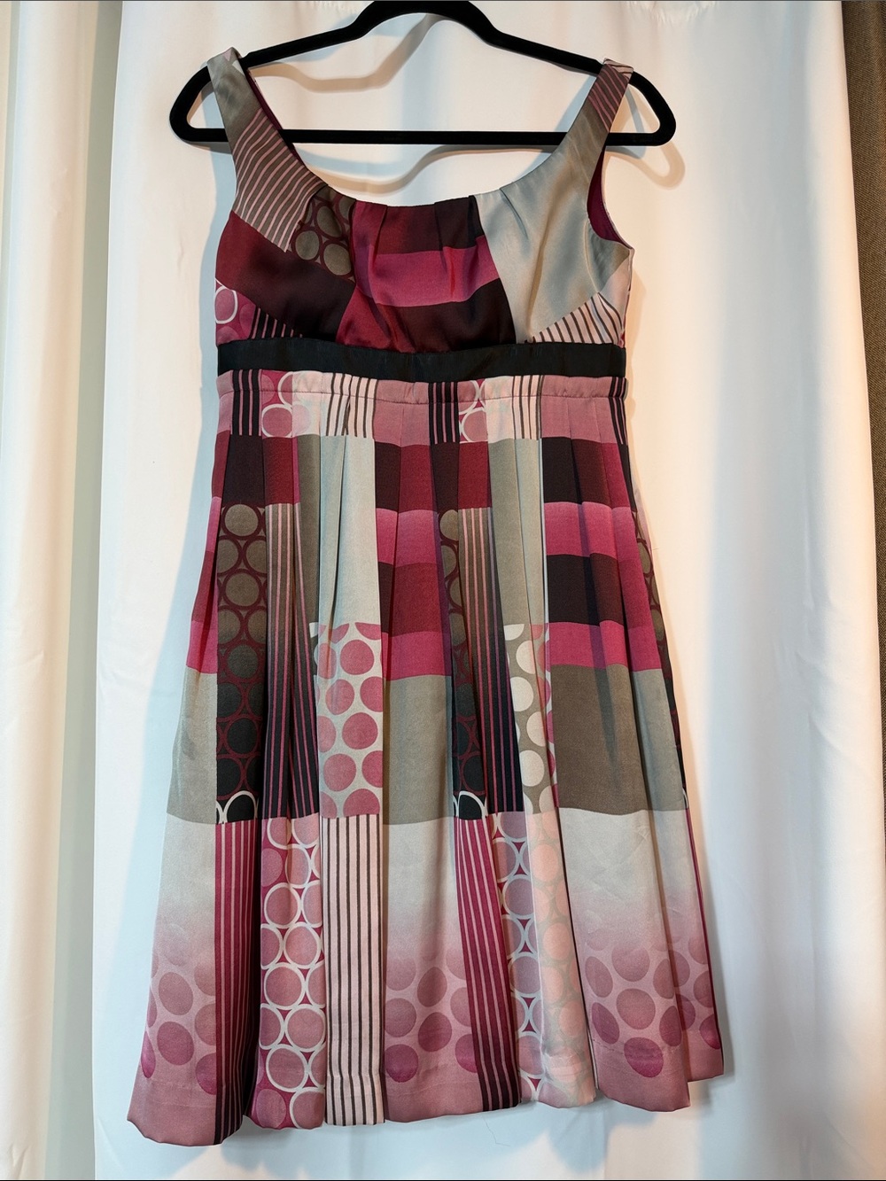 Max & Cleo Y2K Geometric Pleated Satin Party Dress Burgundy Pink Pockets SZ4 B9